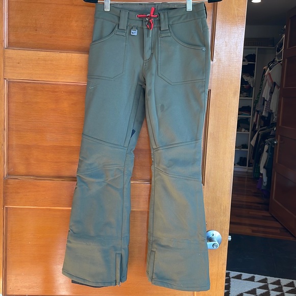 XS Nike Snowboarding Pants - Picture 1 of 4